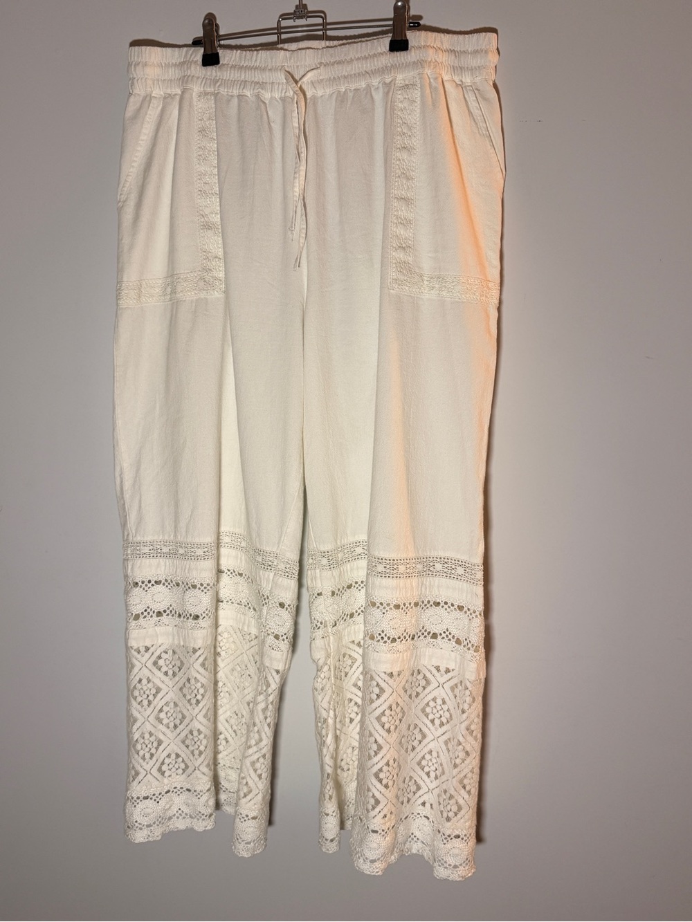 Style & Co Women's Cream Crochet-Trim Wide Leg Capris